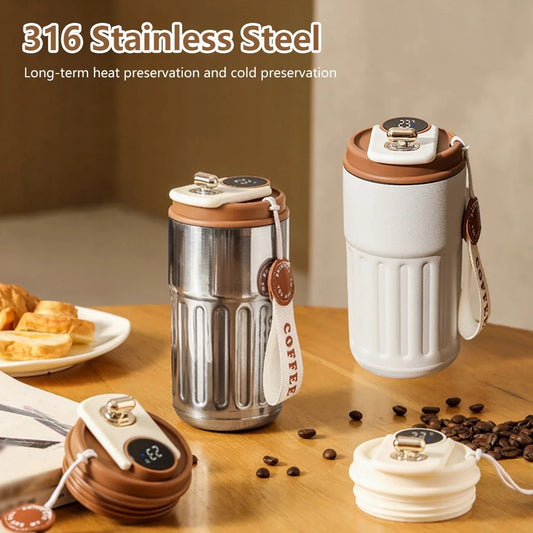 Smarte digitale Thermosflasche tragbare Kaffeetasse Edelstahl-Wasserflasche isolierte Tasse für das Auto hält kalt Vakuumflaschen 450ml