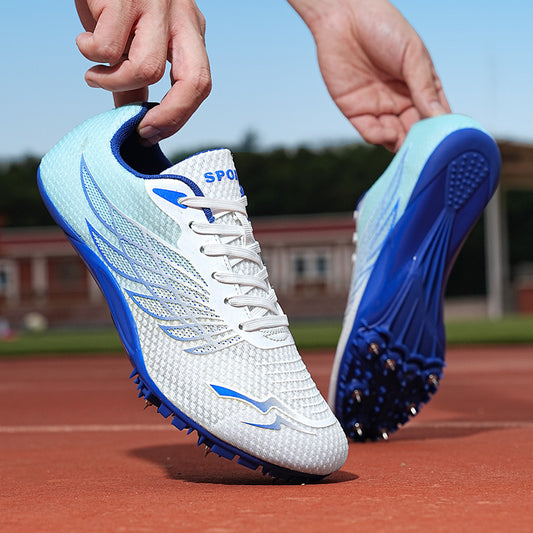 Männliche und weibliche Studenten professionelle Wettkampf Sport Leichtathletik Spikeschuhe